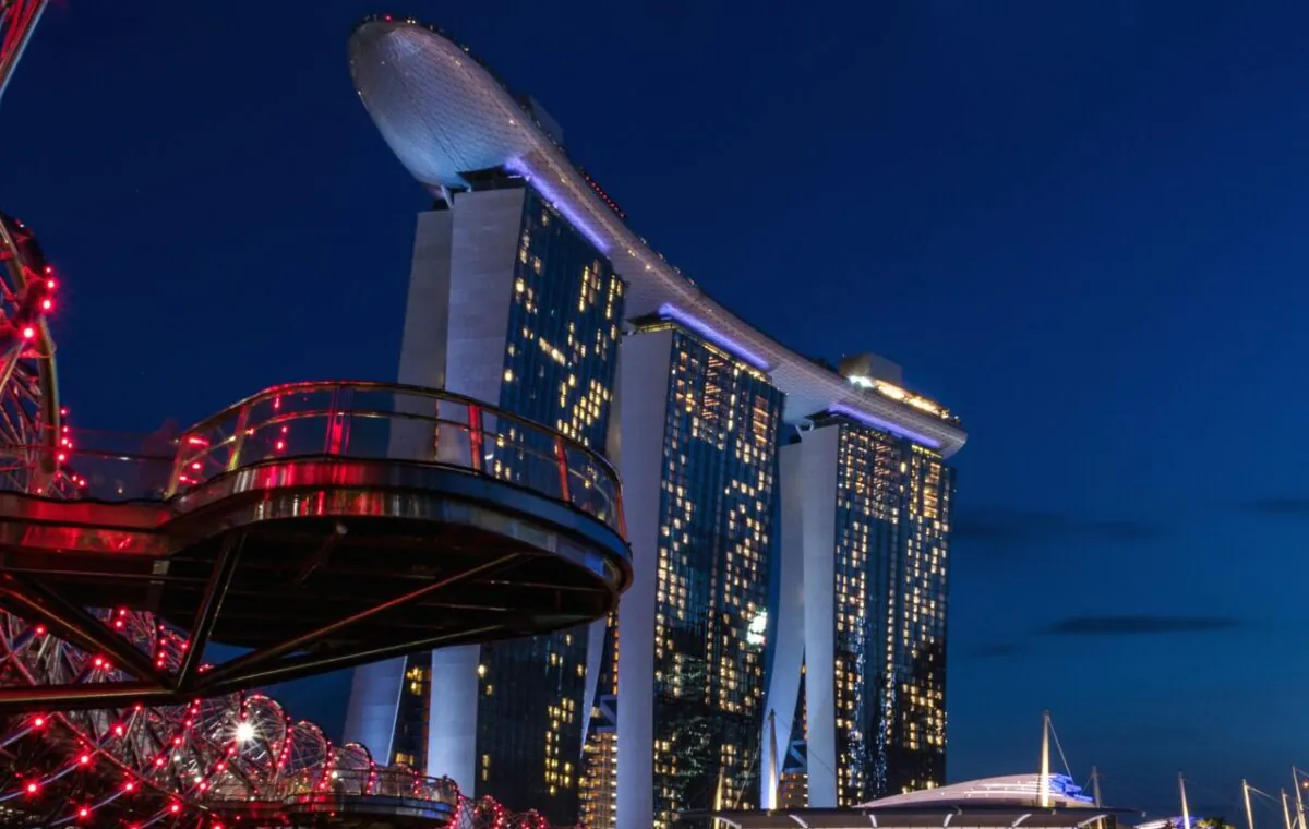 Singapore city attractions – Marina Bay Sands and Gardens by the Bay